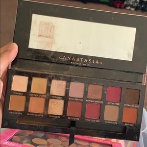 Anastasia Beverly Hills Eyeshadow Palette
